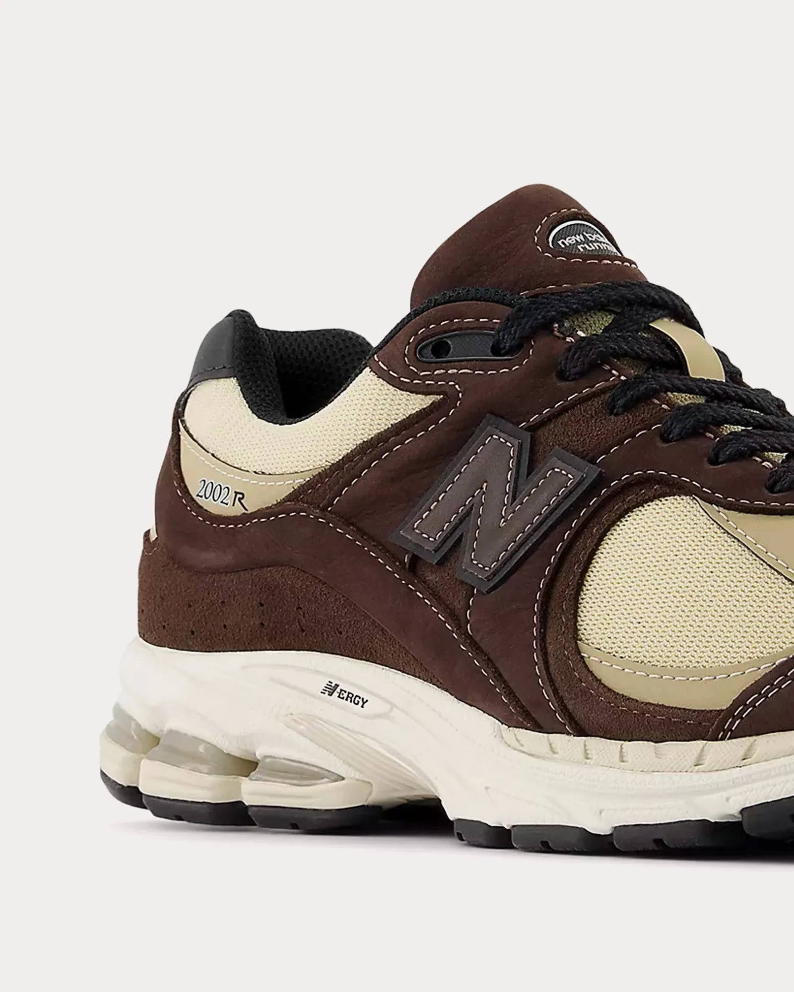 2002r Gore-tex Black Coffee / Sandstone / Stoneware Low Top Sneakers