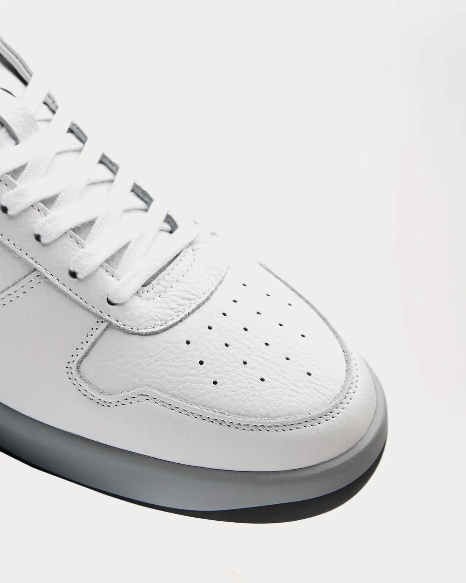 5A Industrieweiss White Low Top Sneakers