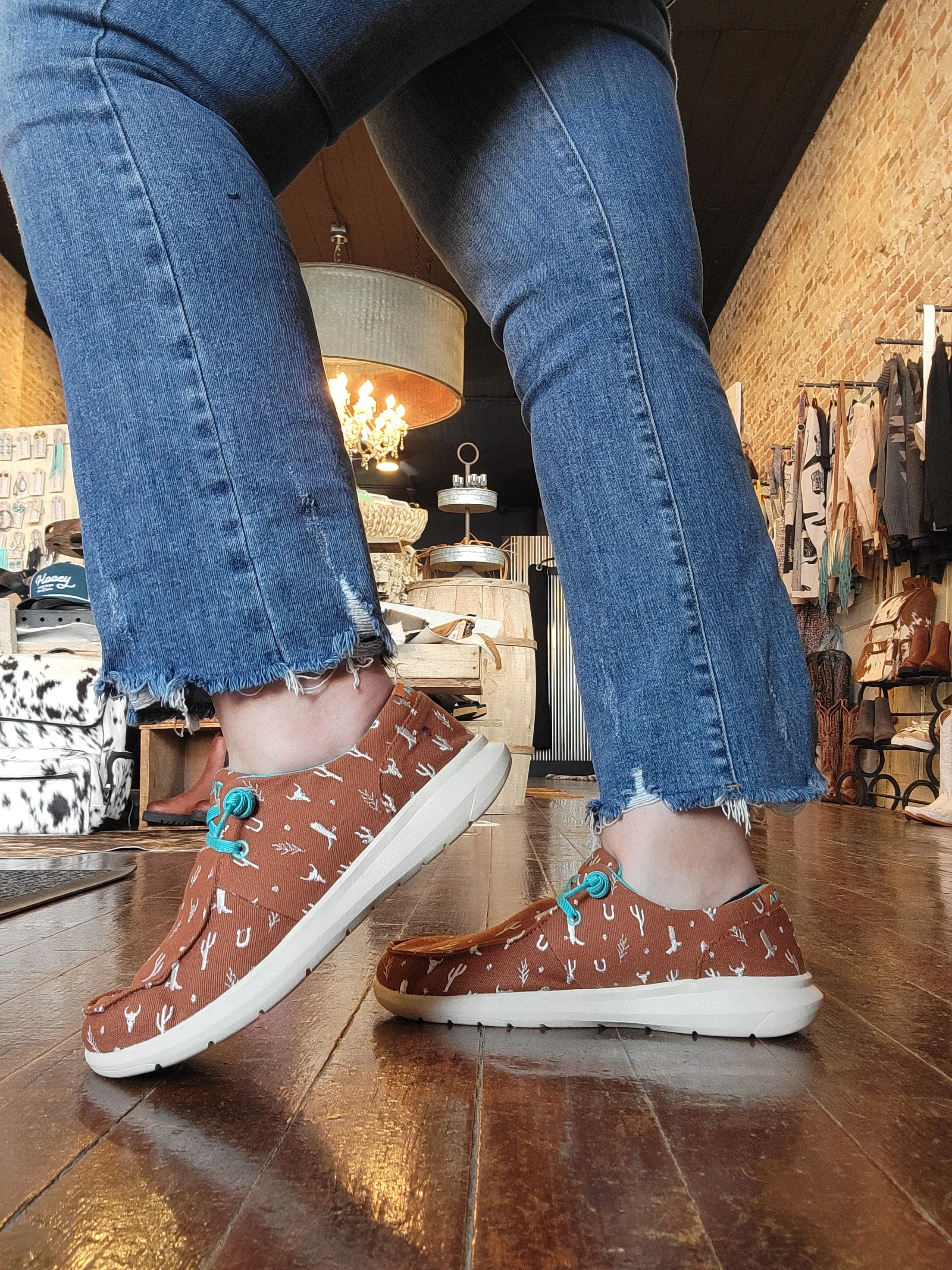 Ariat Hilo Slip-Ons [Western Icons] ✙ON SALE NOW: 40% OFF✙