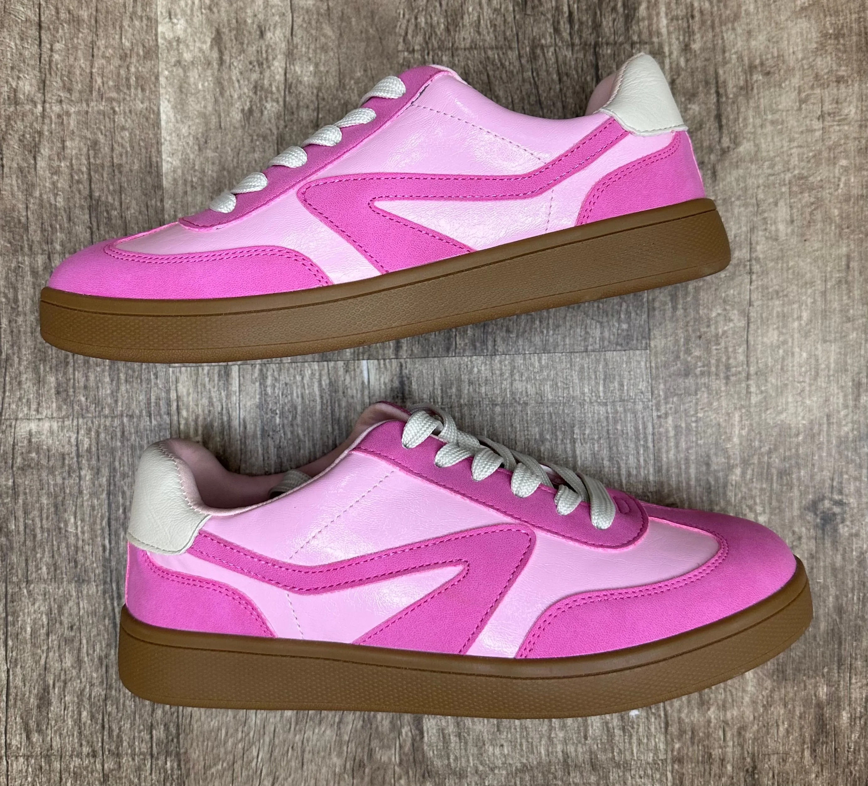 dolce vita voyage sneaker - pink shiny